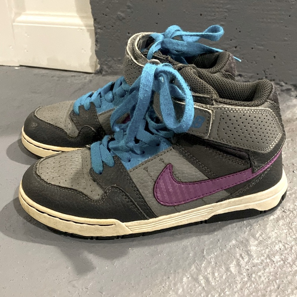Nike SB mid Mogan dunks